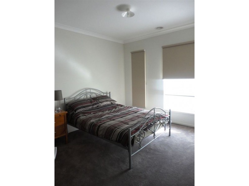 8 Gerald Street, Craigieburn VIC 3064