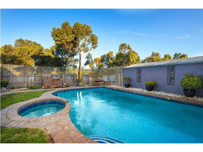 32 Beaumont Crescent, Lalor VIC 3075