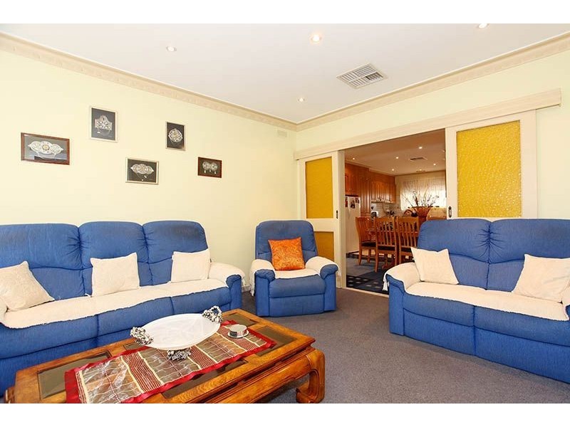 8 Hakea Court, Thomastown VIC 3074