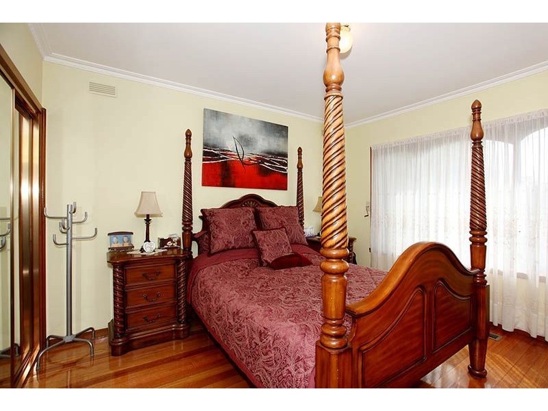 8 Hakea Court, Thomastown VIC 3074