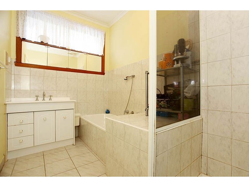 8 Hakea Court, Thomastown VIC 3074