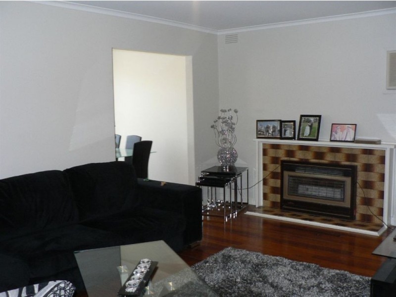 23 Chapman Avenue, Thomastown VIC 3074