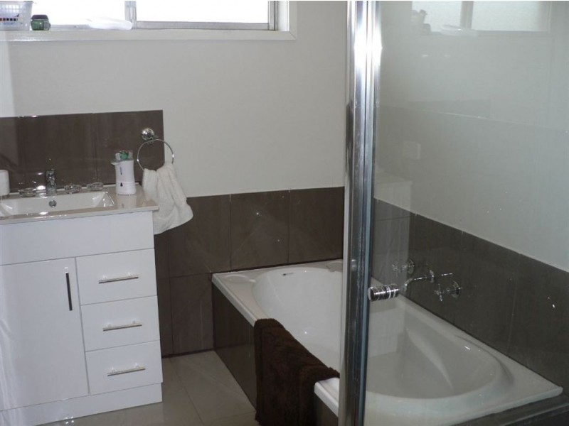 23 Chapman Avenue, Thomastown VIC 3074