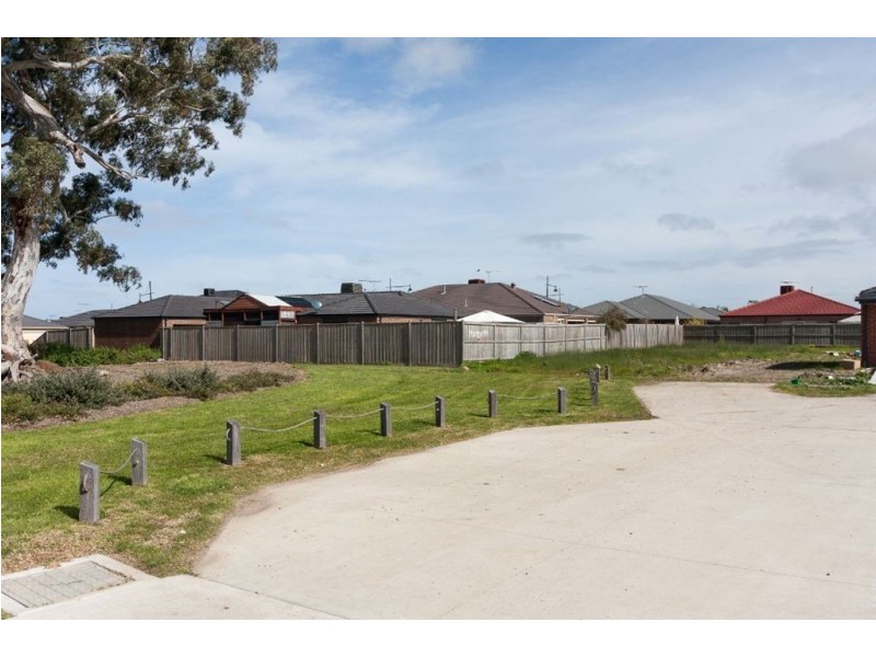 18 Cootamundra Drive, Doreen VIC 3754