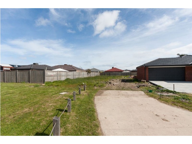 18 Cootamundra Drive, Doreen VIC 3754
