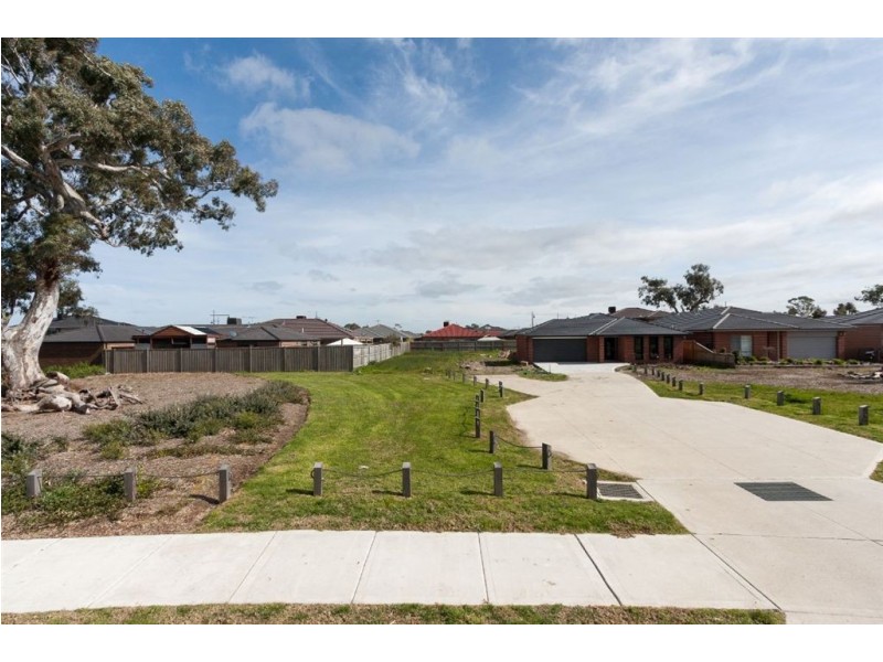 18 Cootamundra Drive, Doreen VIC 3754