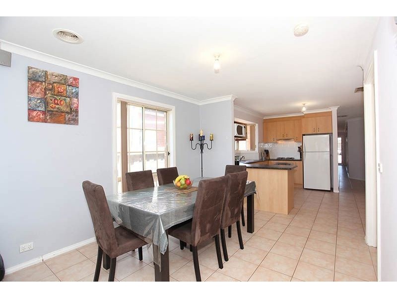 10 Kathryn Avenue, Lalor VIC 3075