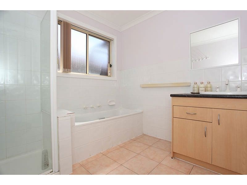 10 Kathryn Avenue, Lalor VIC 3075