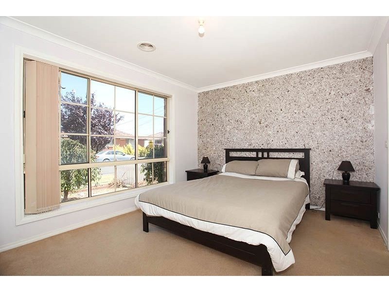 10 Kathryn Avenue, Lalor VIC 3075