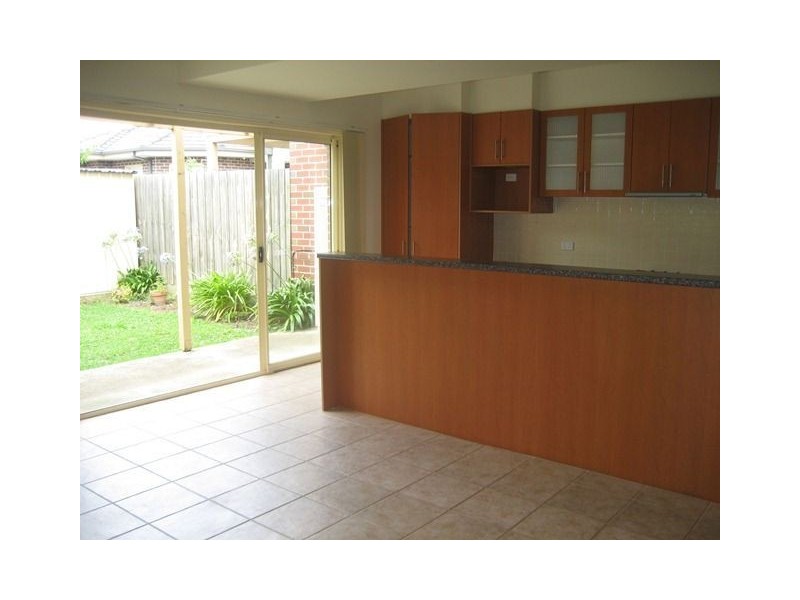 1/17 View Street, Reservoir VIC 3073