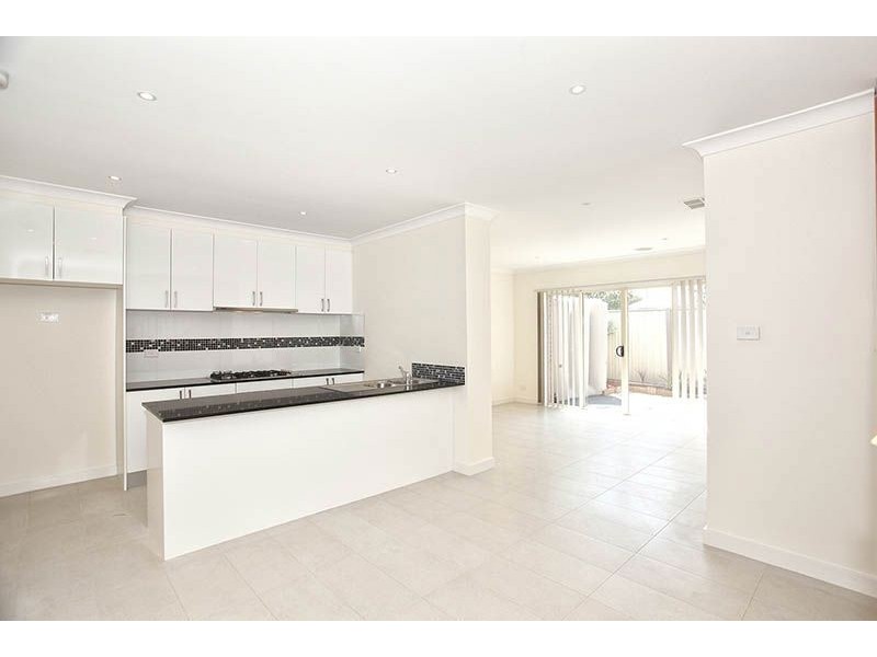 2/6 Mackey Street, Lalor VIC 3075