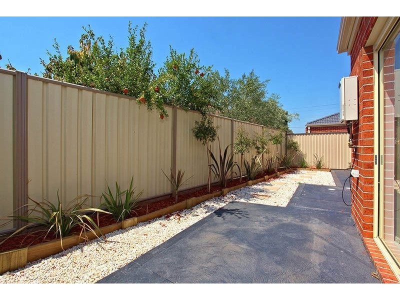 2/6 Mackey Street, Lalor VIC 3075