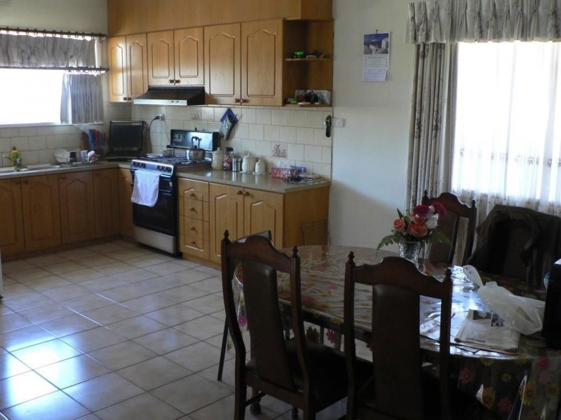 9 Highlands Road, Thomastown VIC 3074