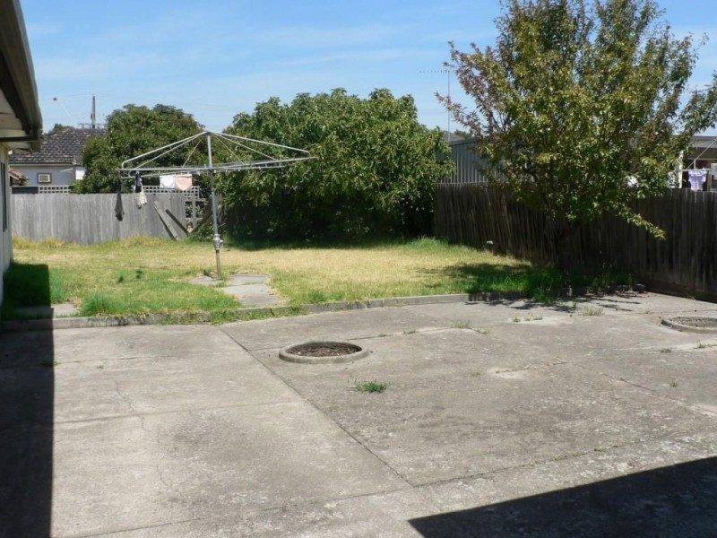 9 Highlands Road, Thomastown VIC 3074