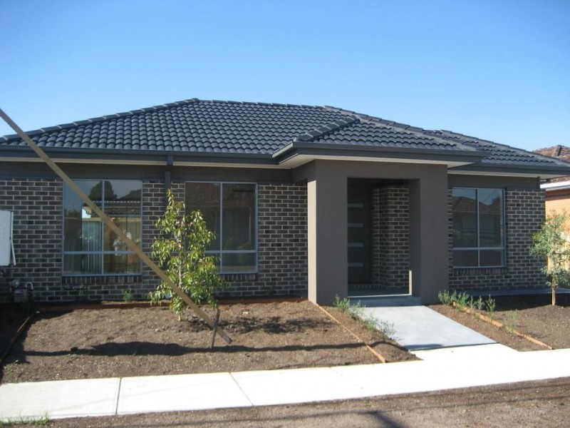 1/2 Hamilton Court, Lalor VIC 3075