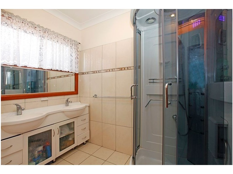 11 Greenstone Court, Thomastown VIC 3074