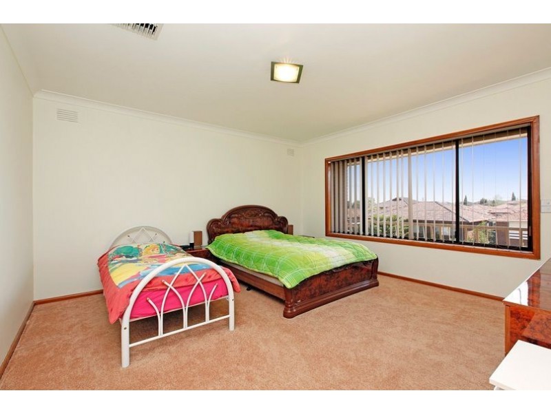 11 Greenstone Court, Thomastown VIC 3074