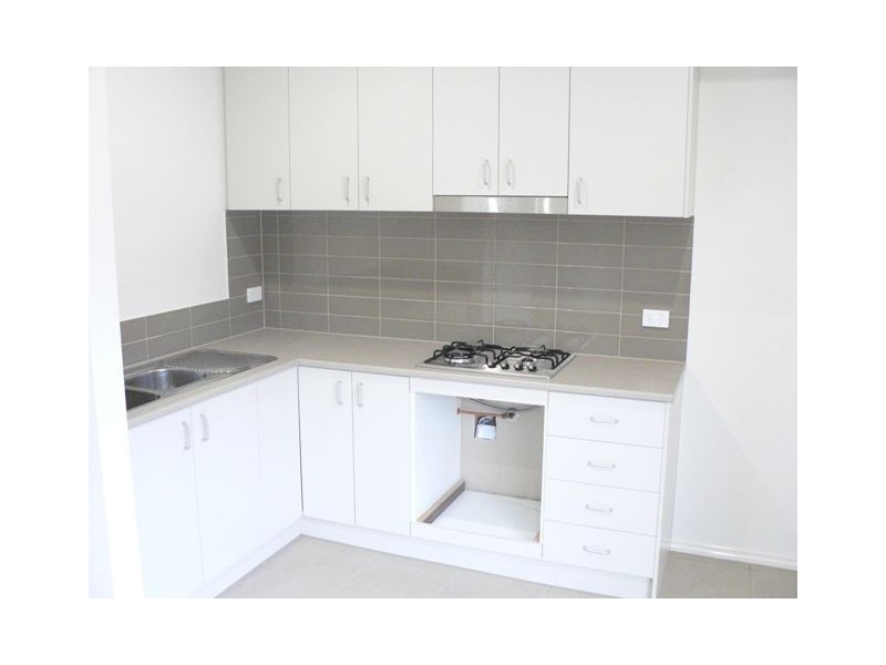 2/12 Newton Crescent, Lalor VIC 3075