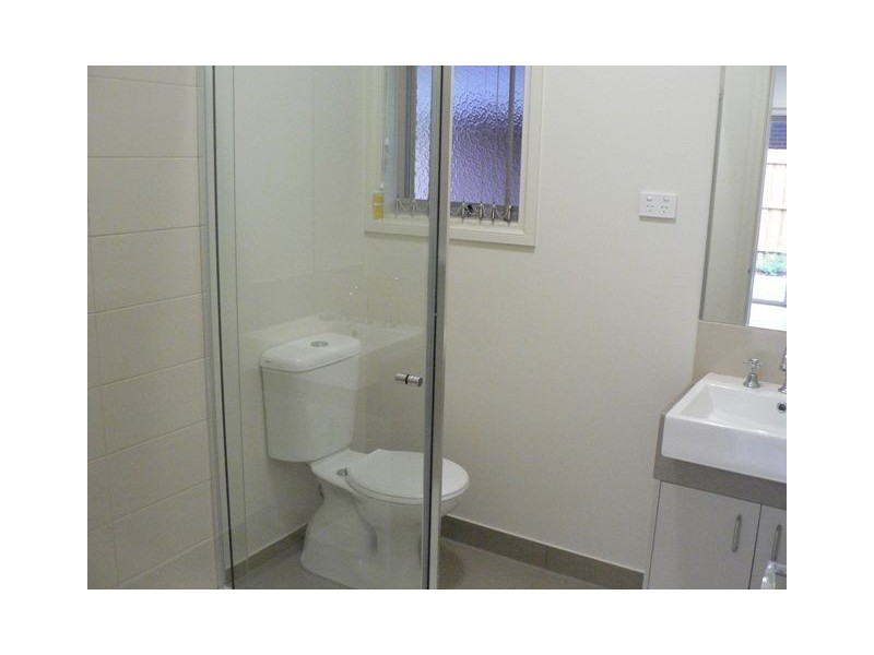 2/12 Newton Crescent, Lalor VIC 3075