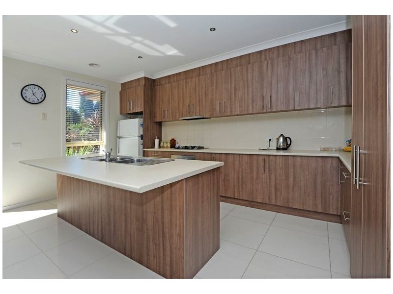 2/90 Mount View Road, Lalor VIC 3075