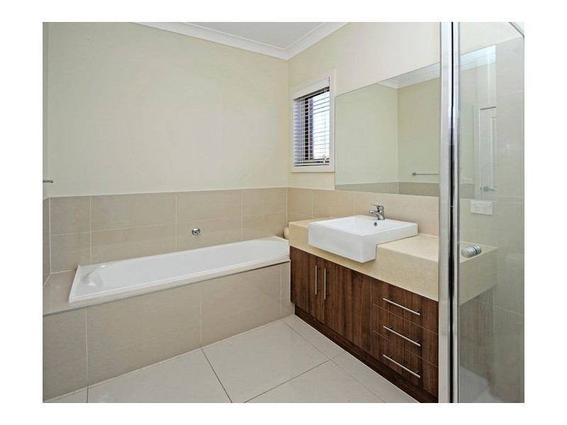2/90 Mount View Road, Lalor VIC 3075