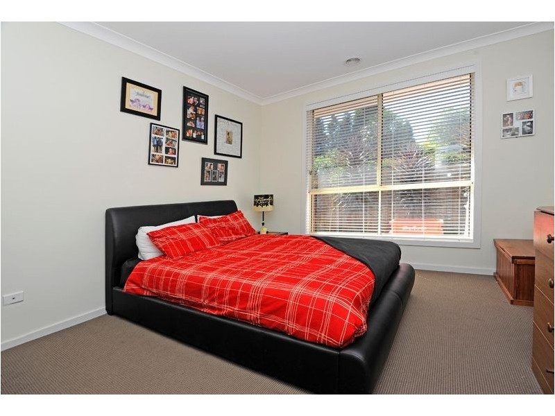 2/90 Mount View Road, Lalor VIC 3075