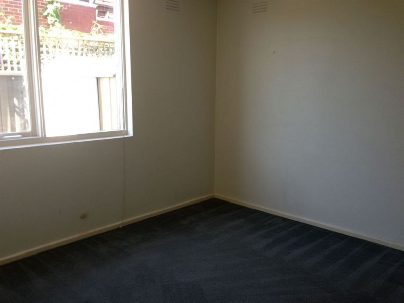 2/15 Hutton street, Thornbury VIC 3071