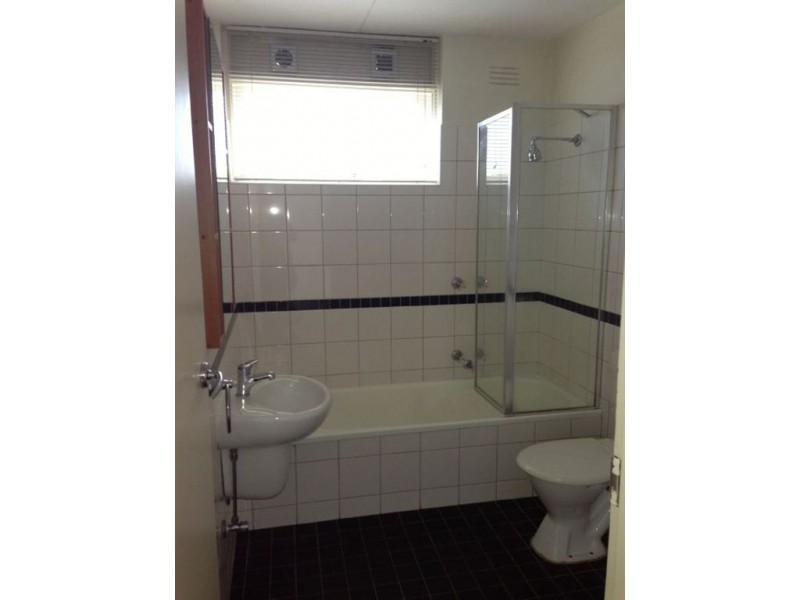 2/15 Hutton street, Thornbury VIC 3071