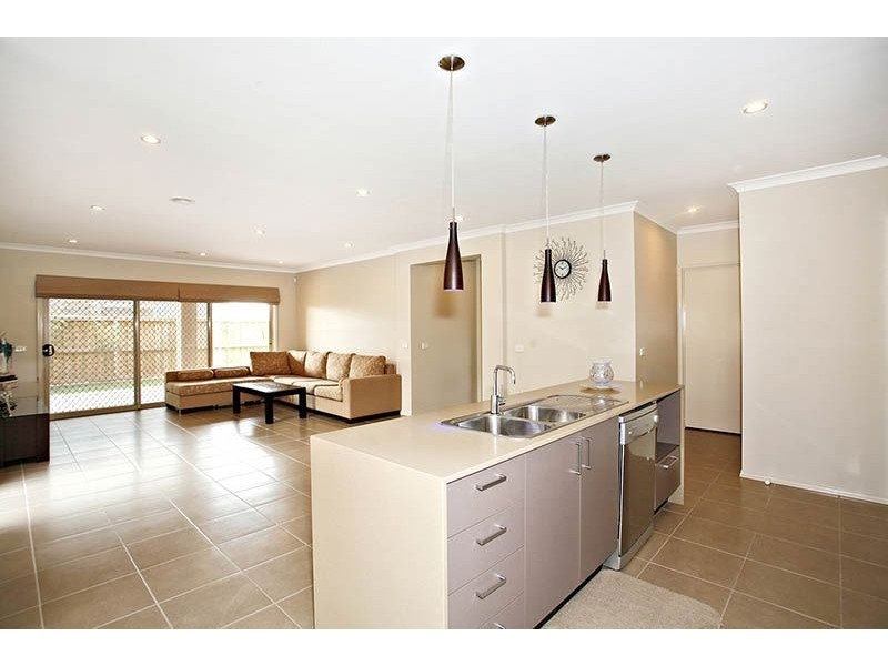 30 Moffat Drive, Lalor VIC 3075