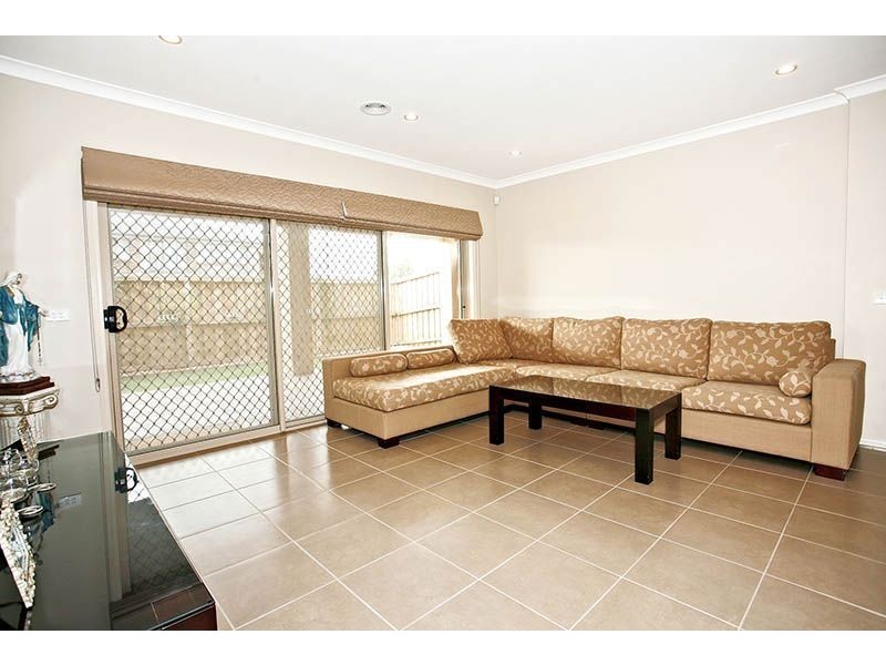 30 Moffat Drive, Lalor VIC 3075