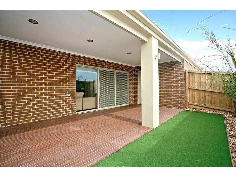 30 Moffat Drive, Lalor VIC 3075