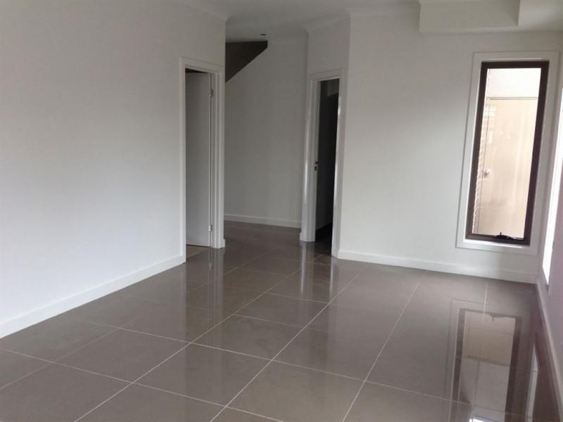 2/9 Kumara Circuit, South Morang VIC 3752