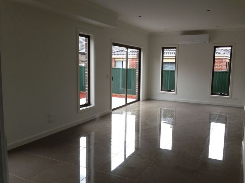 2/9 Kumara Circuit, South Morang VIC 3752