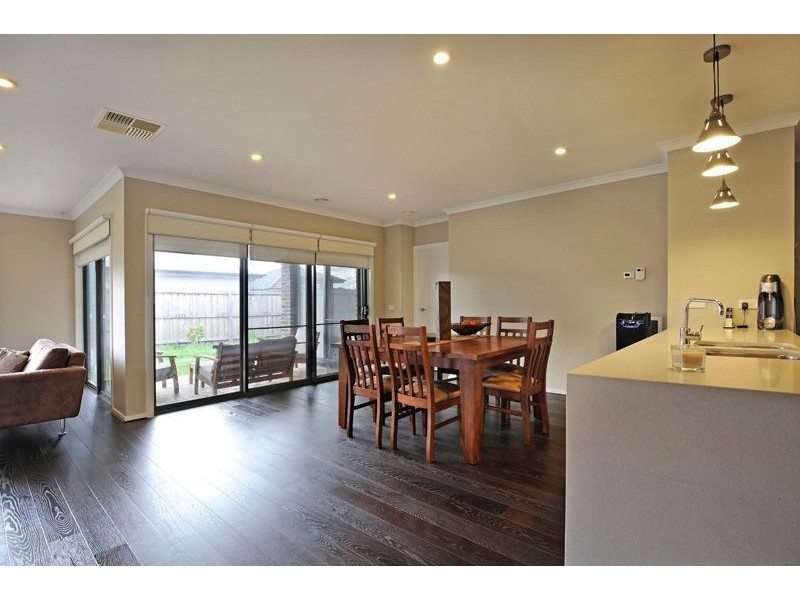 12 Mirka Drive, Lalor VIC 3075