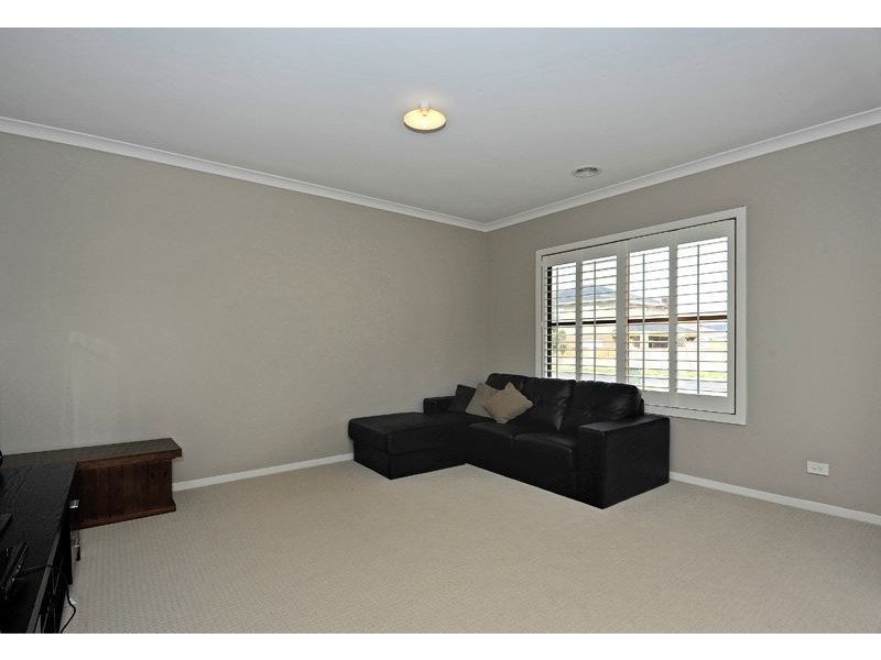 12 Mirka Drive, Lalor VIC 3075