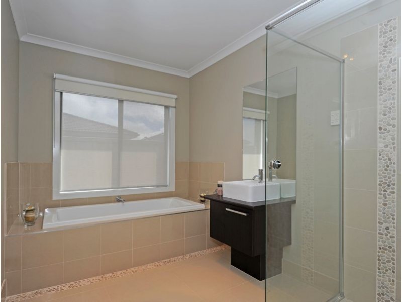 12 Mirka Drive, Lalor VIC 3075