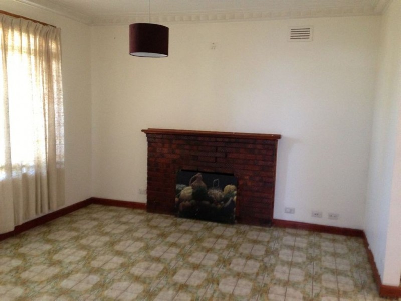 102 Alexander Avenue, Thomastown VIC 3074