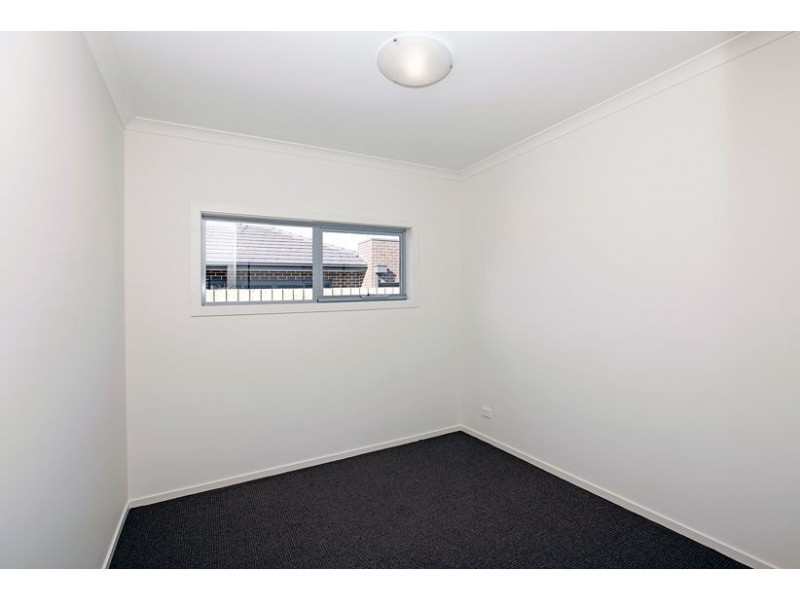 2/16 Clarke Street, Thomastown VIC 3074