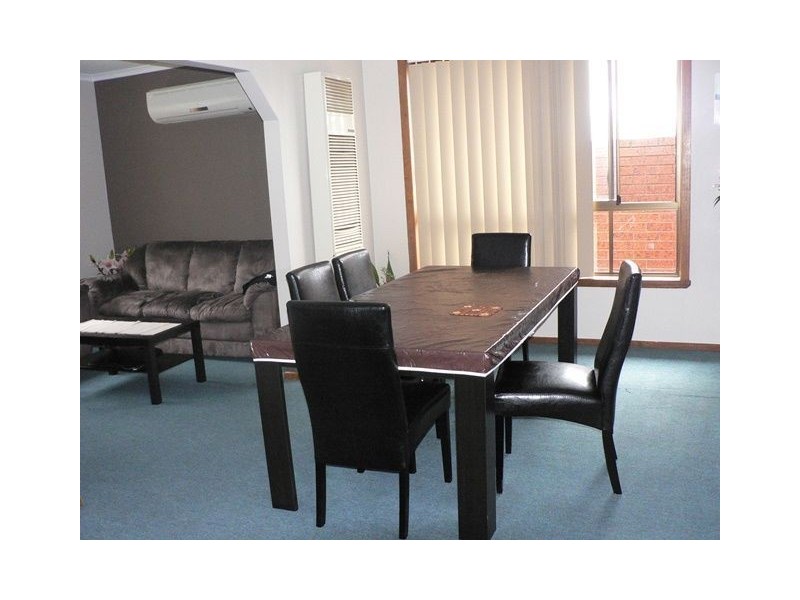 2/19 Tarcoola Avenue, Meadow Heights VIC 3048