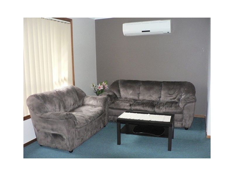 2/19 Tarcoola Avenue, Meadow Heights VIC 3048