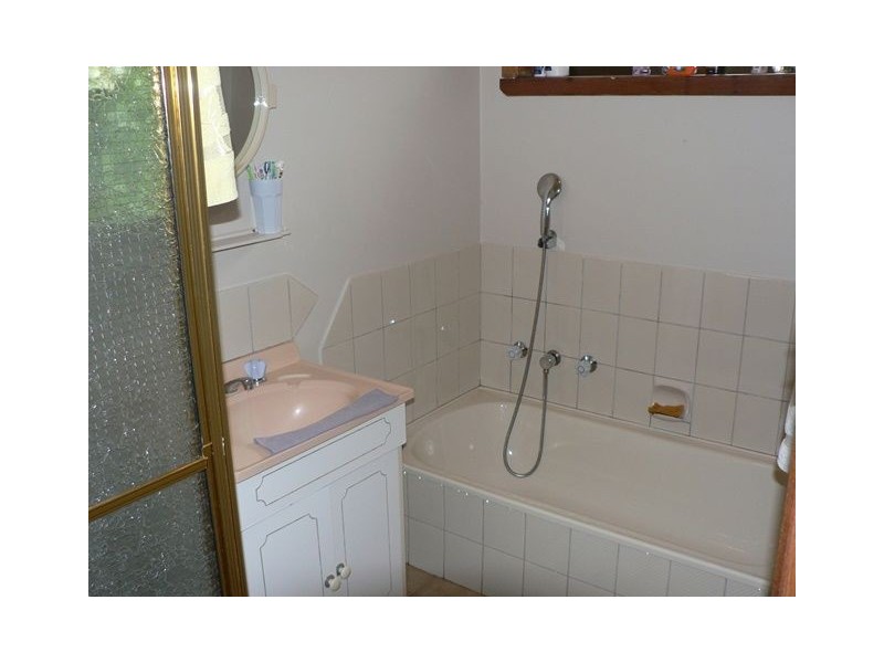 2/19 Tarcoola Avenue, Meadow Heights VIC 3048