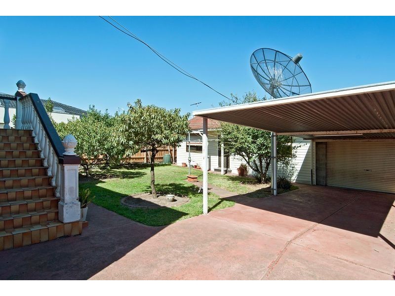 43 Alexander Avenue, Thomastown VIC 3074