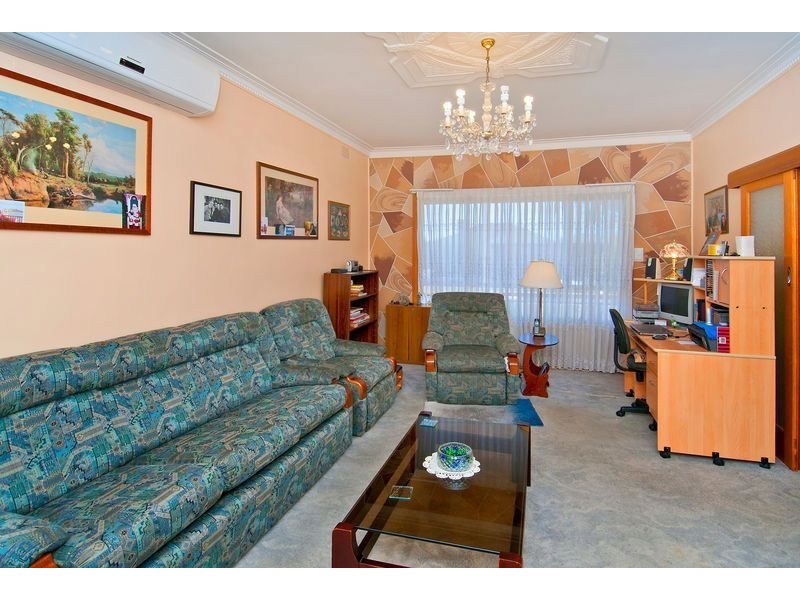 43 Alexander Avenue, Thomastown VIC 3074