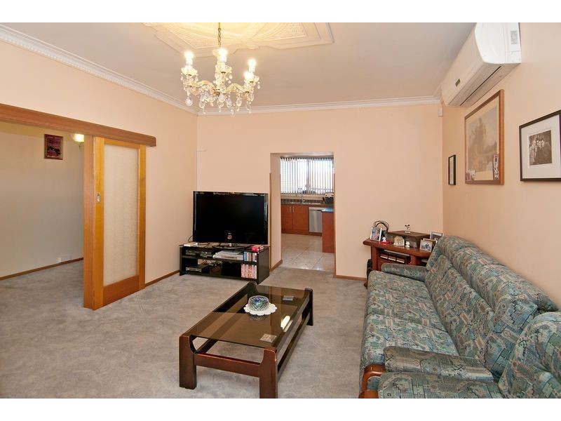 43 Alexander Avenue, Thomastown VIC 3074