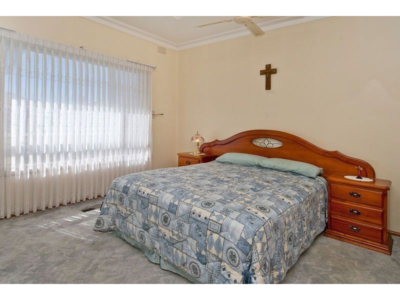 43 Alexander Avenue, Thomastown VIC 3074