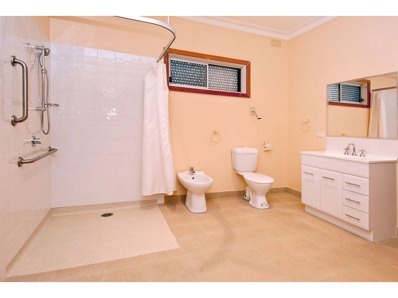 43 Alexander Avenue, Thomastown VIC 3074