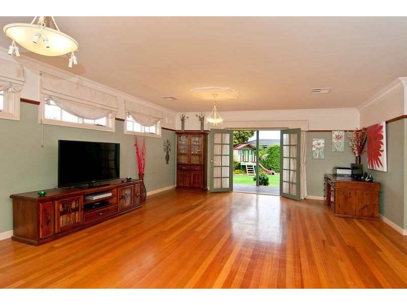 33 Arndell Street, Thomastown VIC 3074