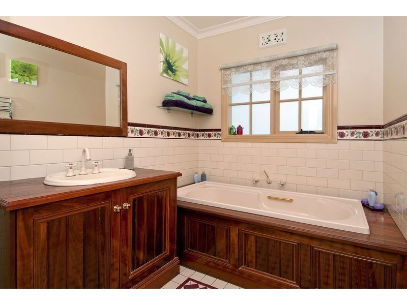 33 Arndell Street, Thomastown VIC 3074