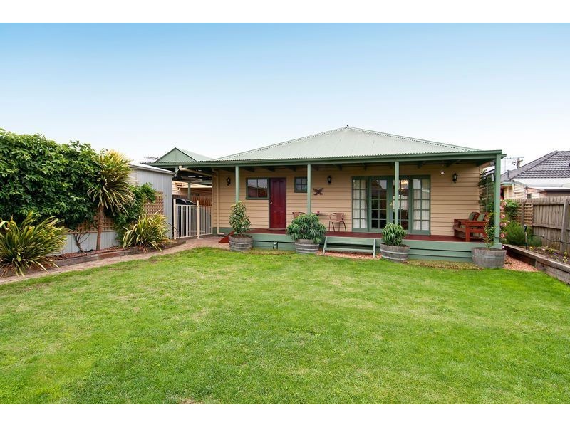 33 Arndell Street, Thomastown VIC 3074