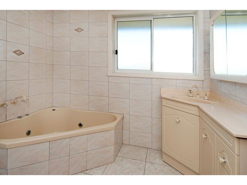 43 Alexander Avenue, Thomastown VIC 3074